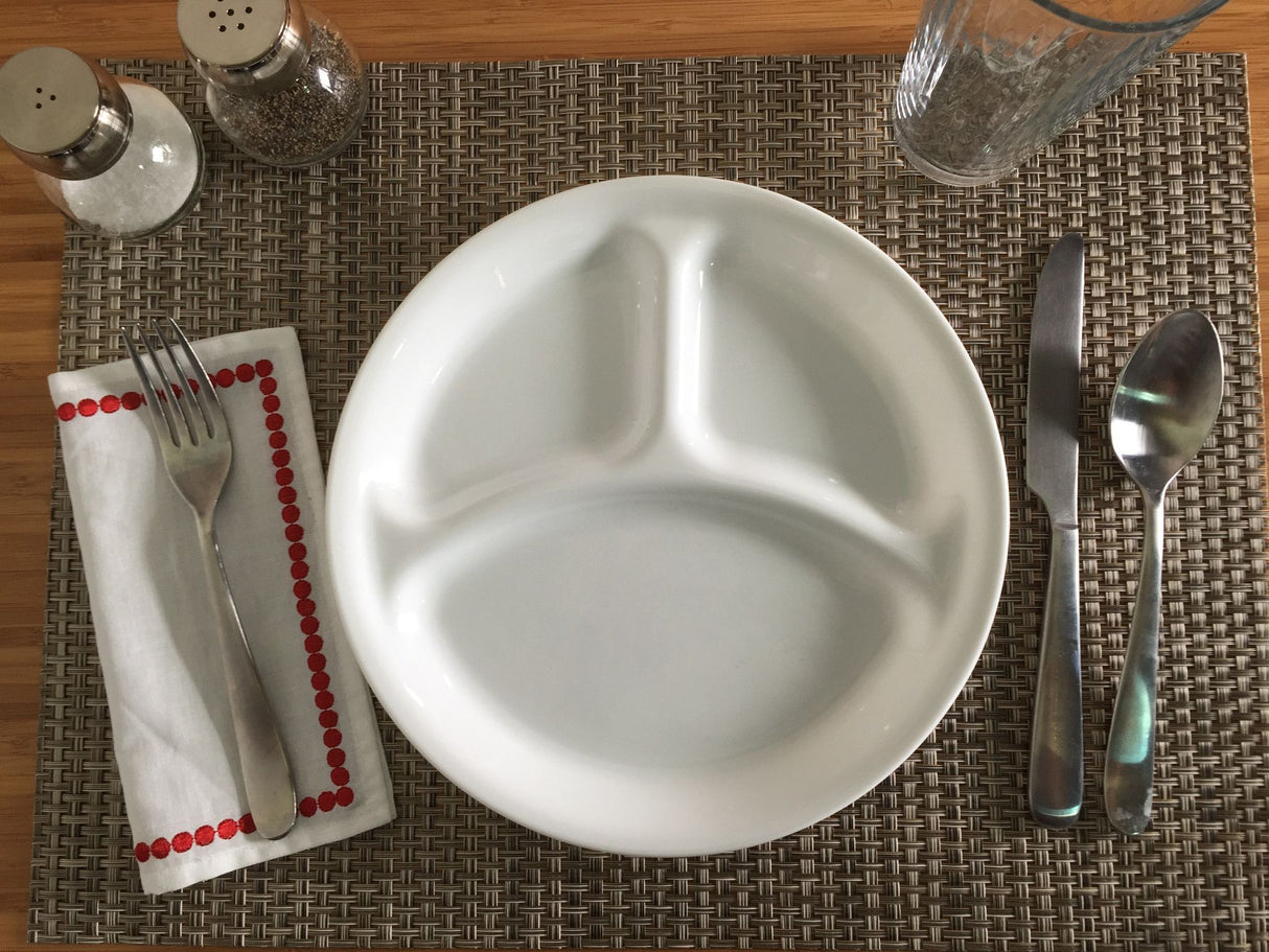  Winter Frost White 8.5" on table with placemat and flatware